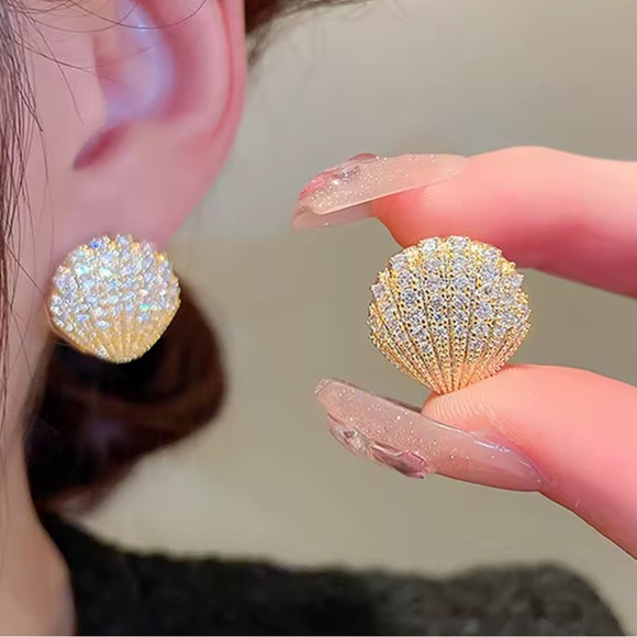 Sea Shell Gold Diamond Crystal Accents Earrings - Picture 4 of 6